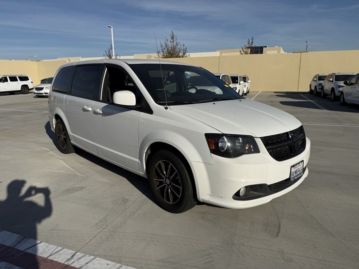 2019-dodge-grand-caravan-image-2