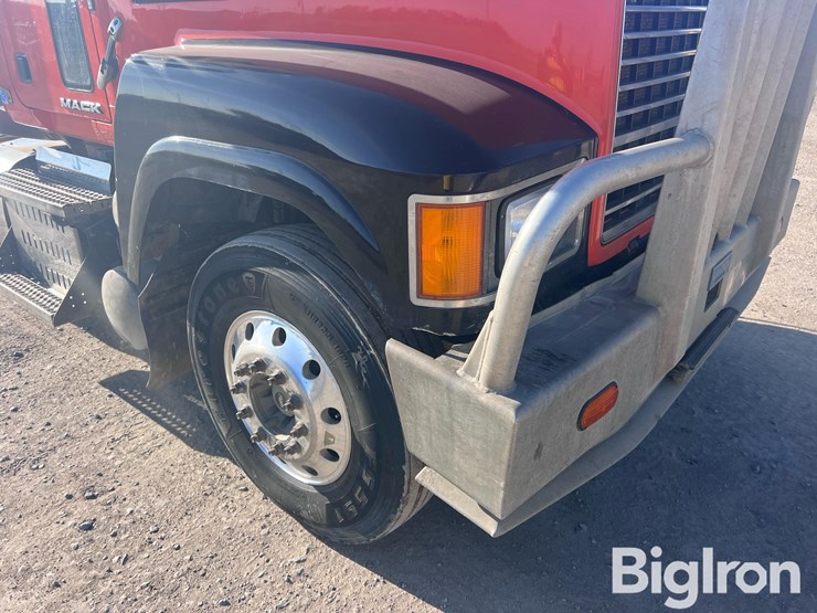 2016-mack-pinnacle-chu613-image-16