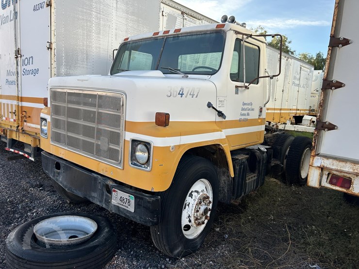 1984-international-s2200-image-1