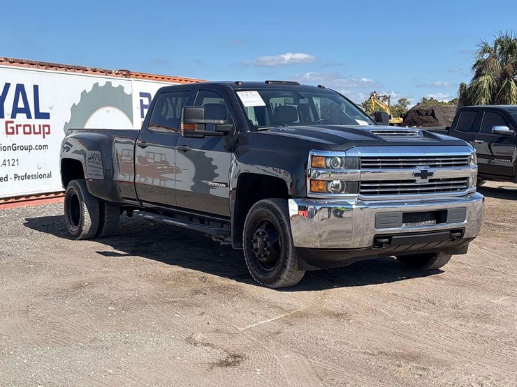 2018-chevrolet-silverado-3500hd-image-2