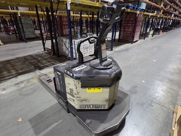 1998-crown-pe3520-60-image-2