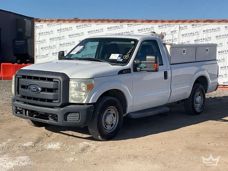 2012-ford-f-250-pickup-truck-image-1