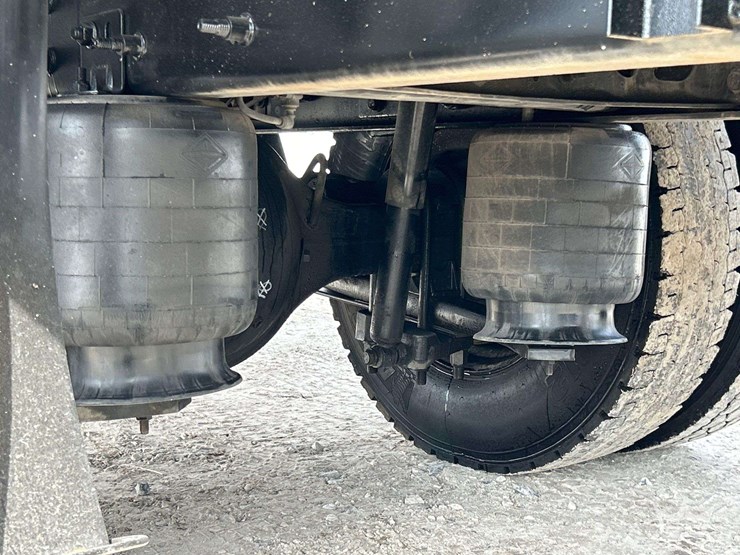 2019-international-durastar-4300-image-26