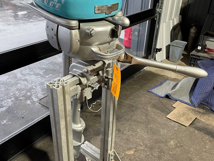 #3821-•-evinrude-zephyr-vintage-outboard-boat-motor-image-2