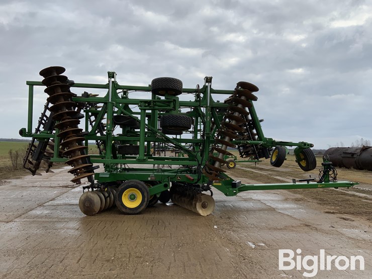 2022-john-deere-2633-image-4