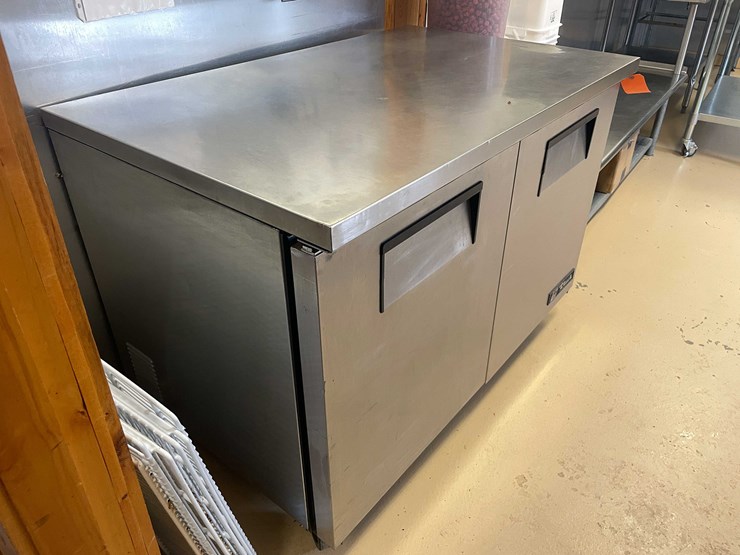 #6355-•-true-freezer-image-3