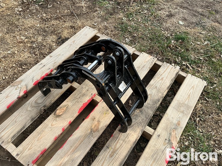 mini-excavator-grapple-image-7