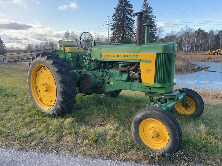 1957-john-deere-720-image-1