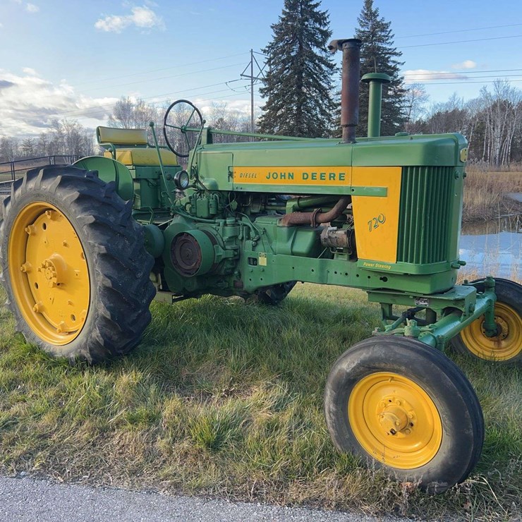 1957 JOHN DEERE 720