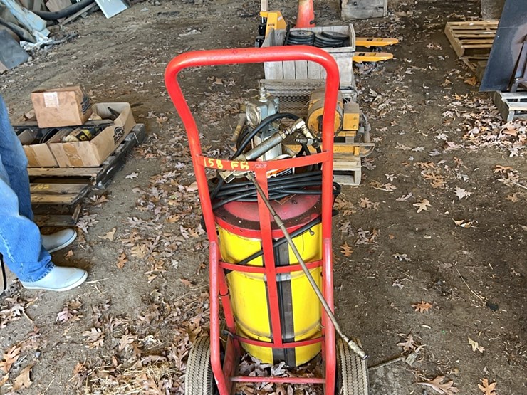 air-grease-gun;-located-at-7241-roxbury-rd,-charles-city,-va,-please-call-804.837.9940-or-804.651.4404-with-questions-image-2