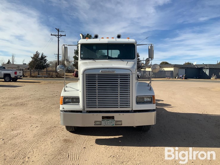 1999-freightliner-fld120-image-2