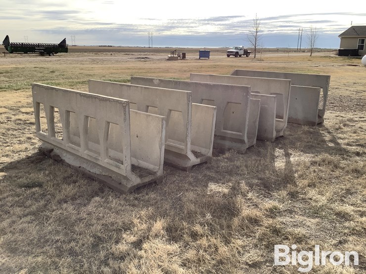 concrete-fenceline-feed-bunks-image-7