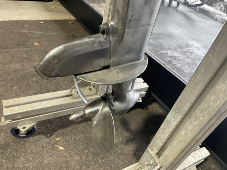 #3832-•-bendix-vintage-outboard-boat-motor-image-6