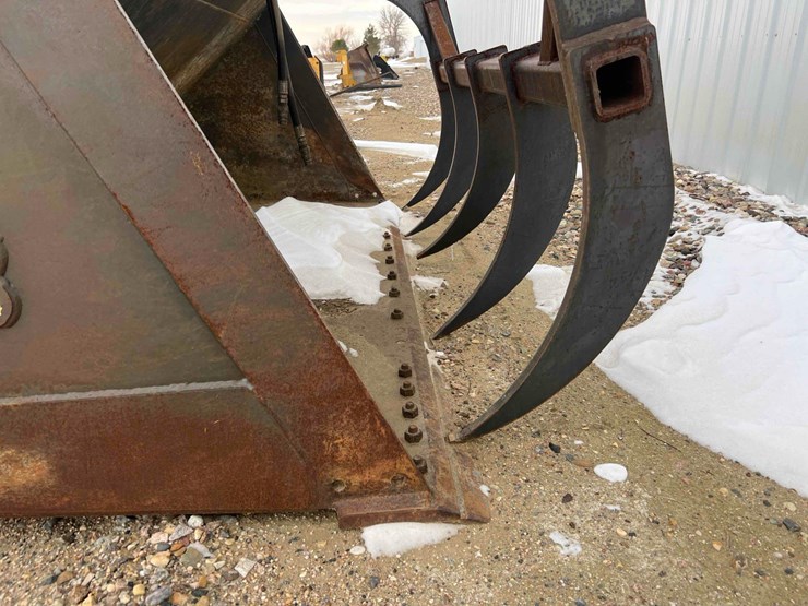 2014-case-521f-image-25