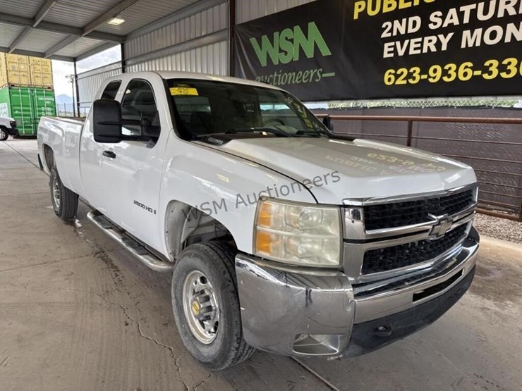 chevrolet-silverado-2500hd-image-2