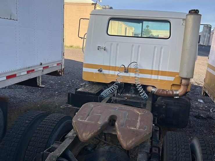 1984-international-s2200-image-14