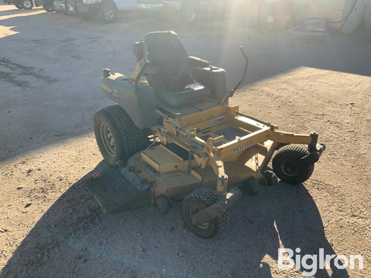 hustler-926253-60”-deck-zero-turn-mower-image-2