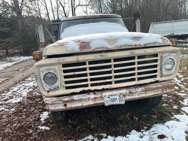 1977-ford-600-image-57