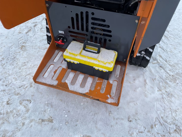 #310-•-new-land-hero-mini-skid-steer-loader-image-14