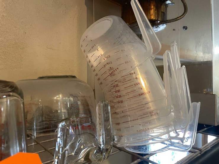 #6347-•-measuring-cups-and-bowls-image-3