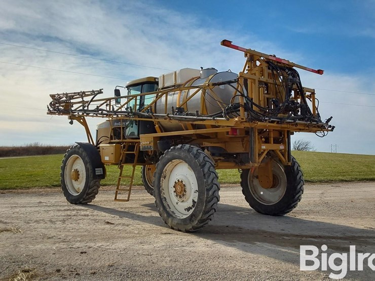 ag-chem-rogator-1264-image-7