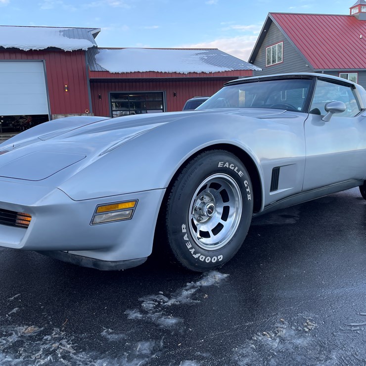 #3806 • 1981 Chevrolet Corvette (Has WI Title)