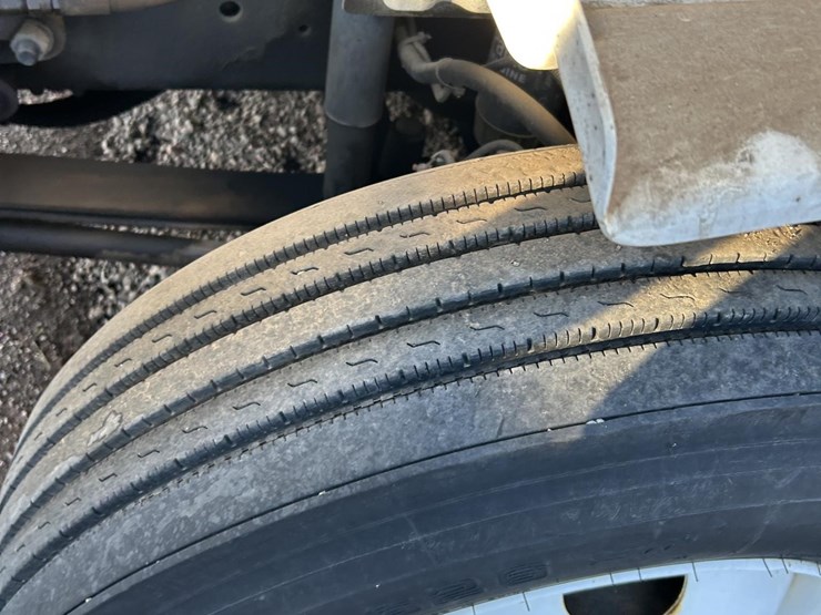 2007-freightliner-business-class-m2-106-image-61