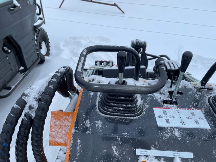 #307-•-new-land-hero-mini-skid-loader-image-17