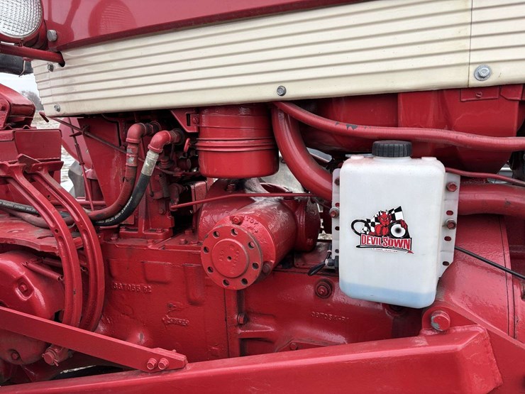 farmall-560-wide-front-image-44