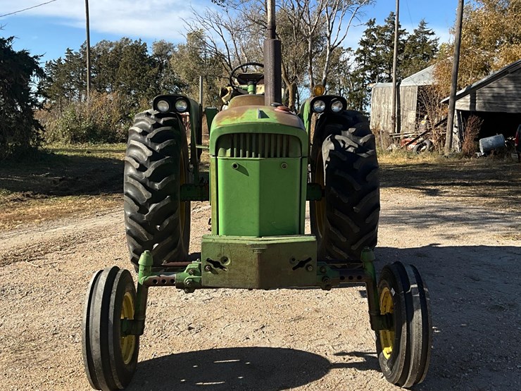 1970-john-deere-3020-image-2