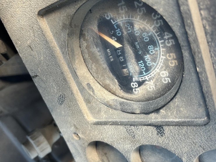 1984-international-s2200-image-25