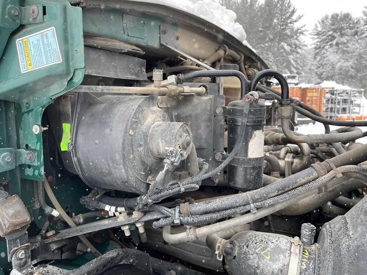 #400-•-2006-sterling-straight-truck-(has-wi-title)-image-61