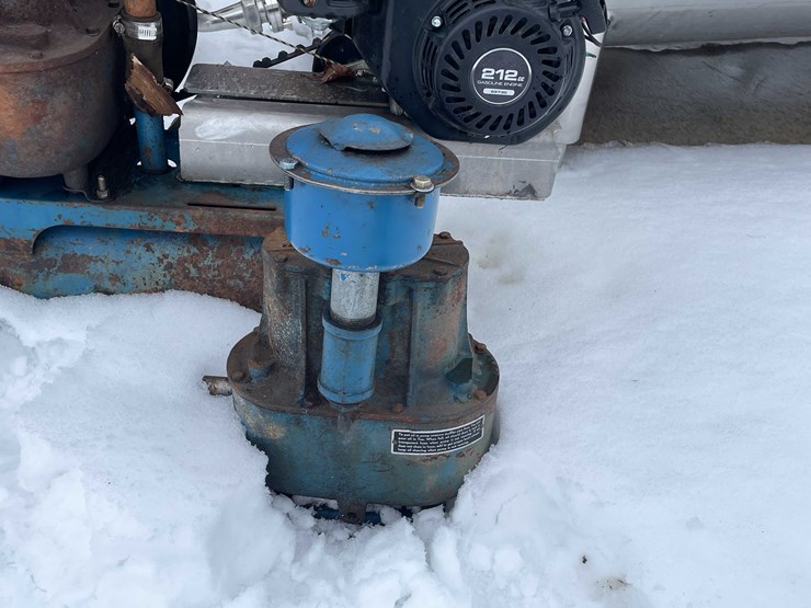 #3523-•-gas-powered-predator-motor-and-surge-vacuum-pump-image-10