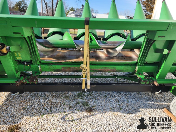 2012-john-deere-608c-image-12