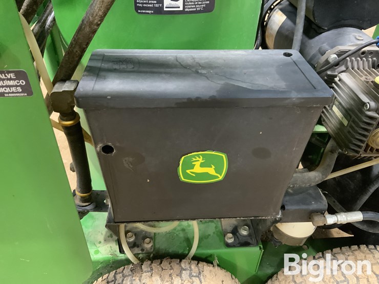 john-deere-ac2000-eh-hot-pressure-washer-image-16