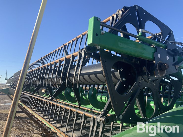 2021-john-deere-735d-image-10