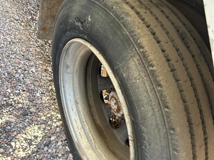 2016-volvo-f613-image-6