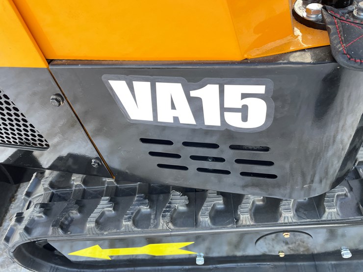 #201-•-miva-va15-mini-excavator-image-12