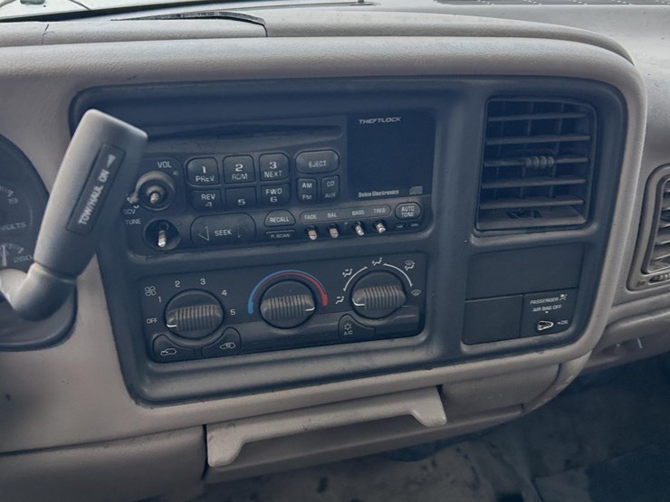 2001-chevrolet-silverado-1500-image-17