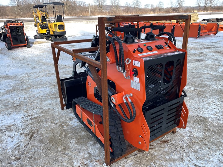 #301-•-mms-mini-skid-steer-ride-on-loader-image-7