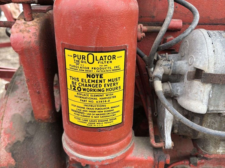 farmall-f-12-single-front-on-rubber-with-cast-steel-rim-and-rear-steel-image-40