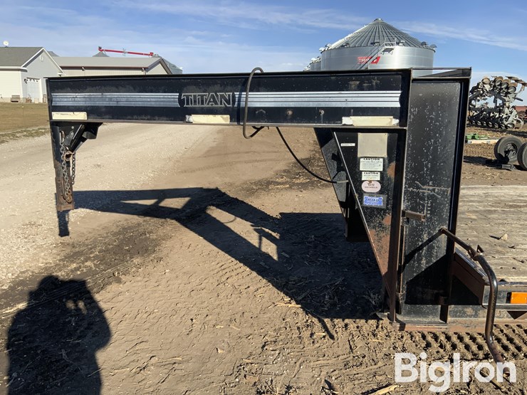 1997-titan-trailer-image-12