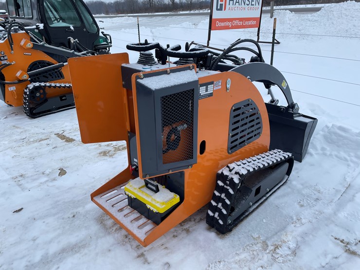 #309-•-new-land-hero-mini-skid-steer-loader-image-5