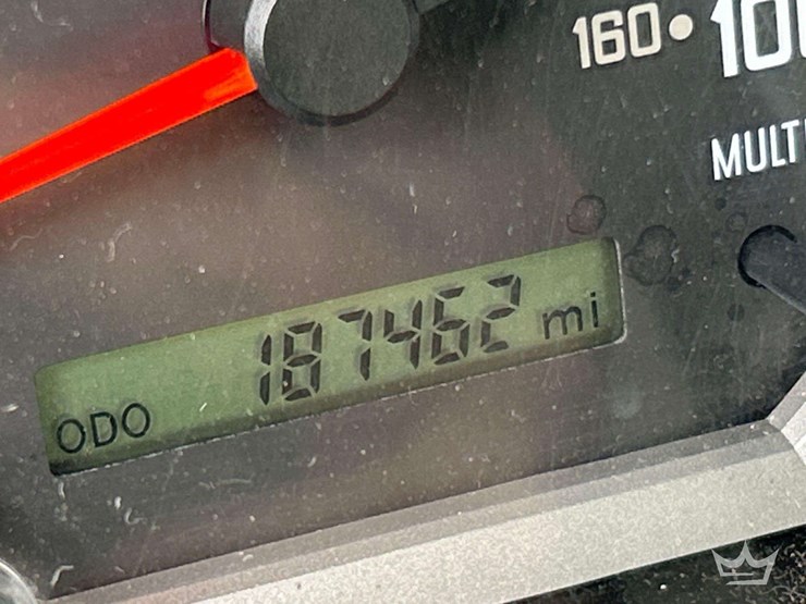 2018-isuzu-npr-image-6