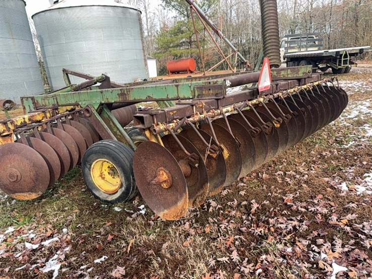 john-deere-340-image-17