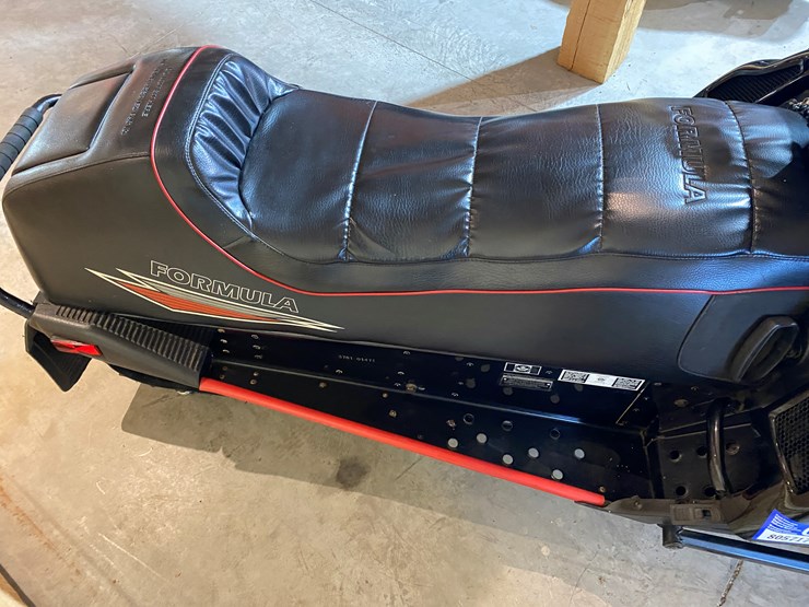 #3788-•-1991-ski-doo-formula-mach-1-snowmobile-image-13