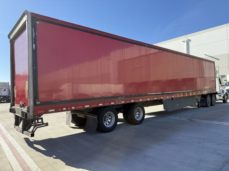 2016-utility-van-image-3