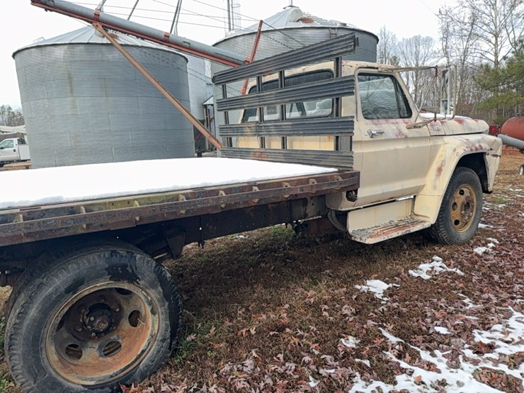 1977-ford-600-image-44