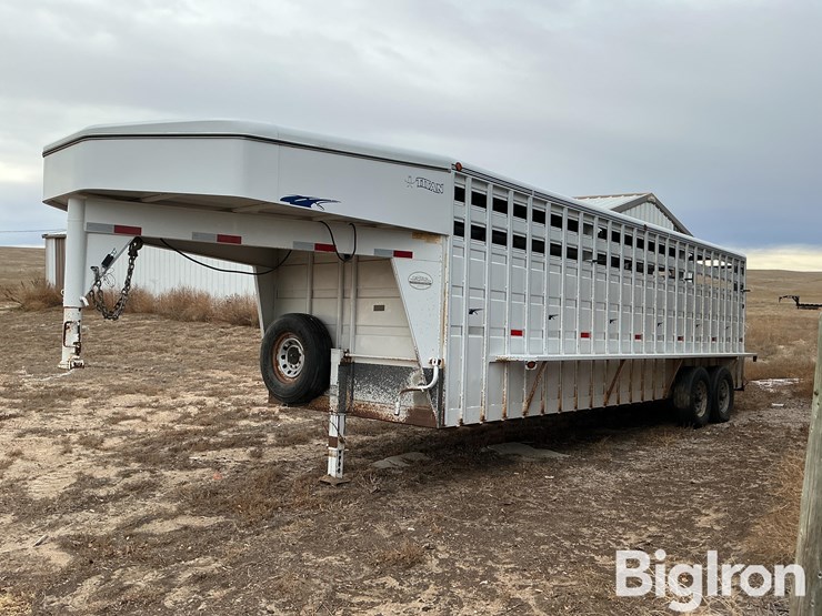 2010-titan-trailer-image-1