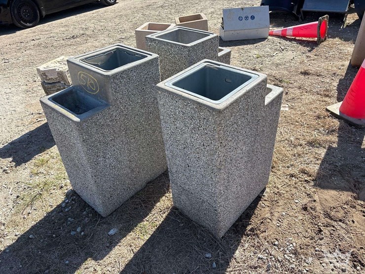 3-concrete-outdoor-ash-trash-waste-container-image-4